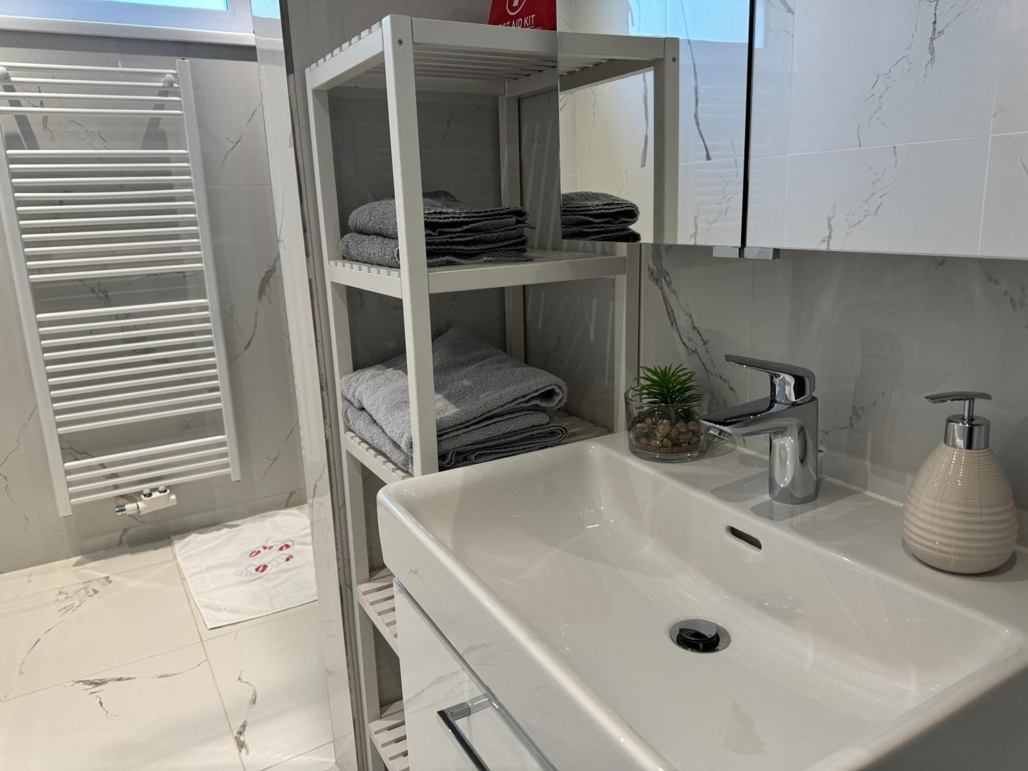 Gemuetliche 2- Nahe Neuen Donau Appartement Wenen